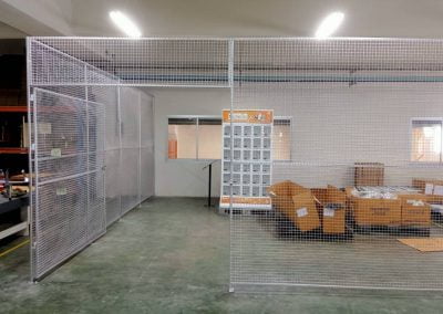 ตะแกรงกั้นห้องเก็บของ