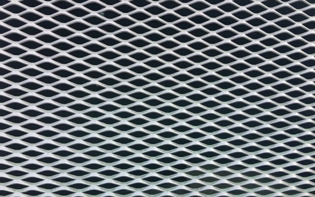 เลือก grating ให้เหมาะกับพื้นที่เปียกในโรงงาน ต้องดูอะไรบ้าง?